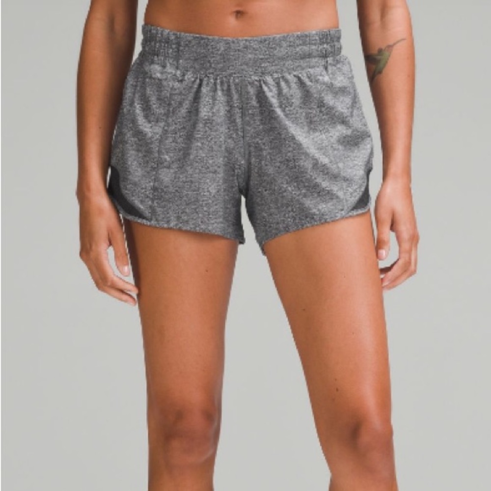 Lululemon Hotty Hot Low-Rise Lined Short 4", Size 8, Heathered Black